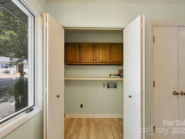 Building Photo - 71 Hollybrook Dr