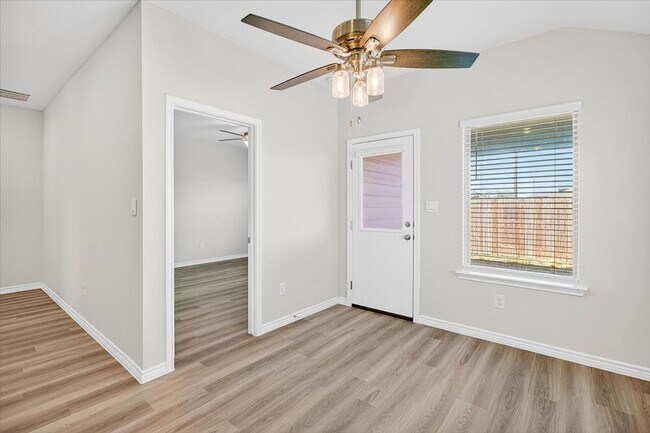 Building Photo - 1626 Comfy Wy