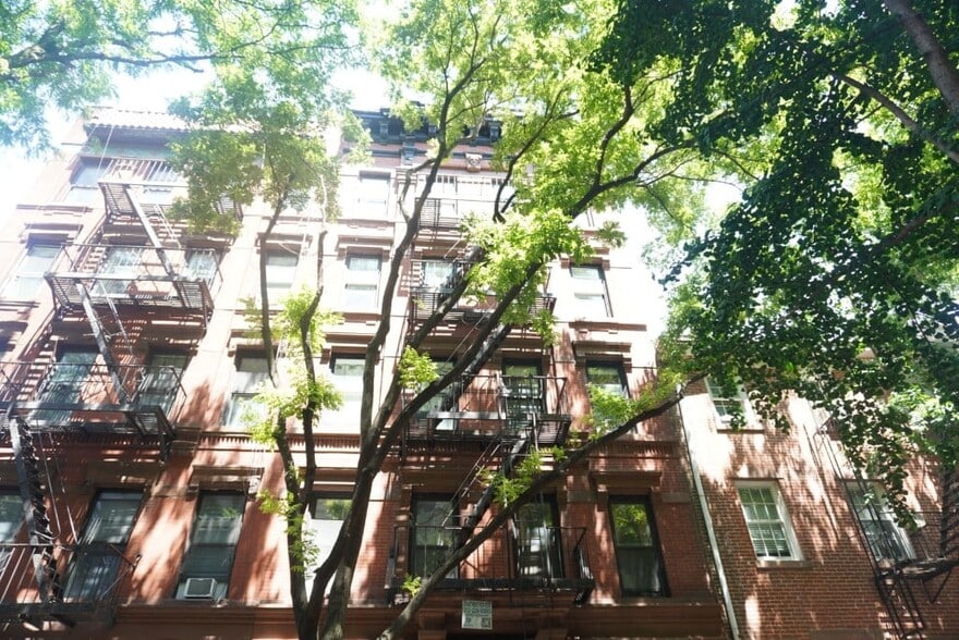 Building Photo - 52 Barrow St