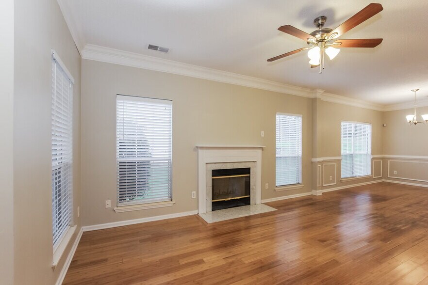 Building Photo - 9603 Mary Juan Ln