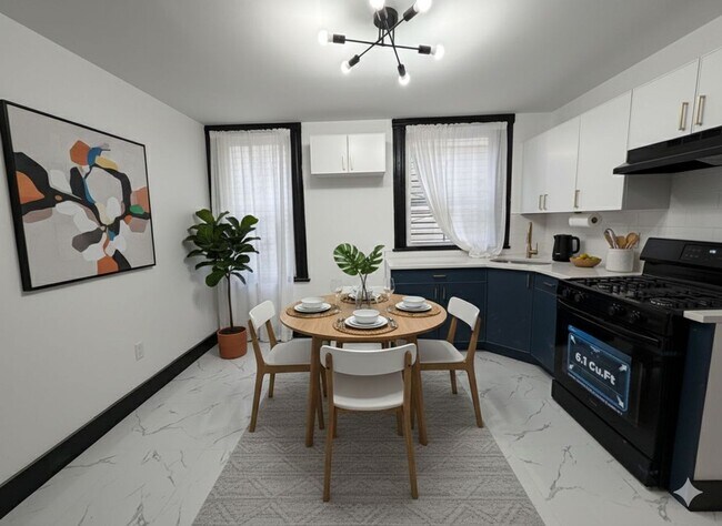 Building Photo - 910 S 18th St