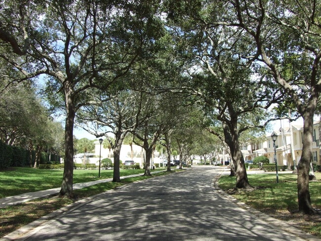 Building Photo - 181 Santa Barbara Way