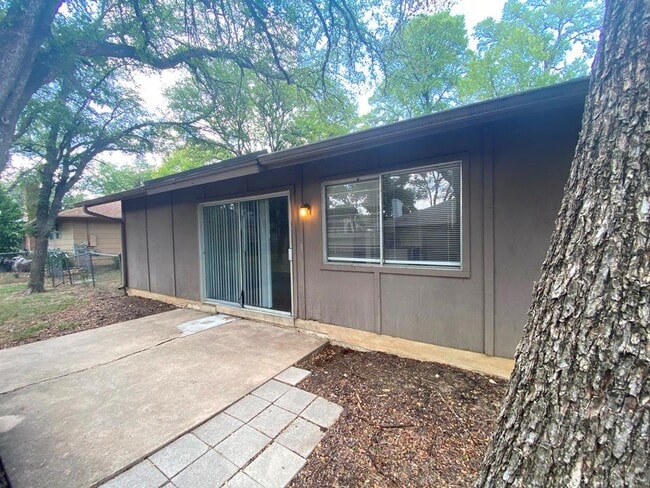 Building Photo - 5905 Burrough Dr
