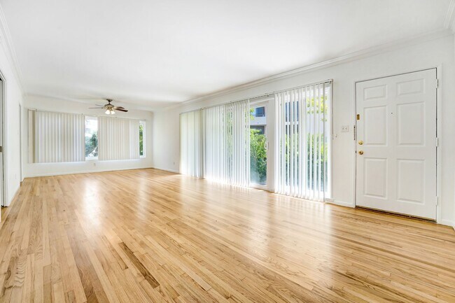 Building Photo - 1975 S. Beverly Glen, near Rancho Park!