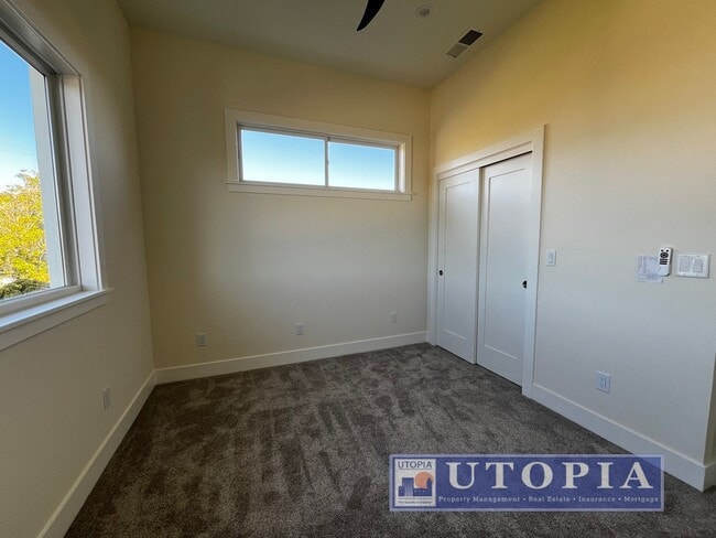 Building Photo - Beautiful 3 Bedroom, 3 Bathroom Duplex Unit Located on the Upper Westside of Santa Cruz. Brand ne...