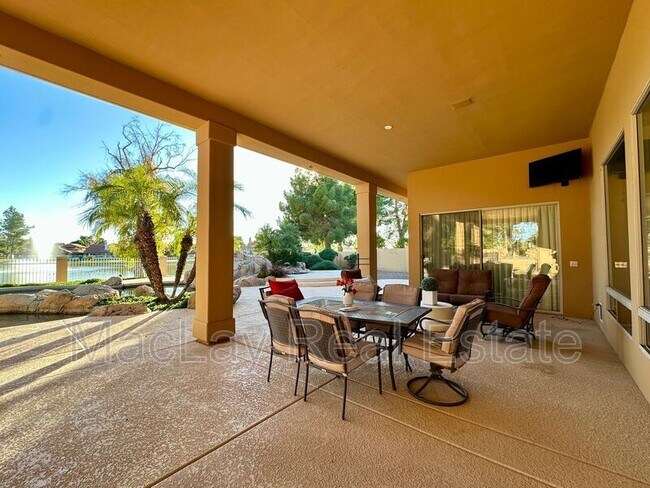 Building Photo - 5711 W Linda Ln