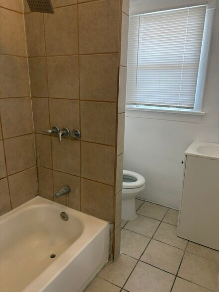 Building Photo - 5519 Avalon Blvd
