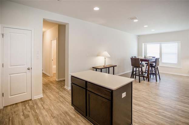 Building Photo - 242 Mossycup Dr