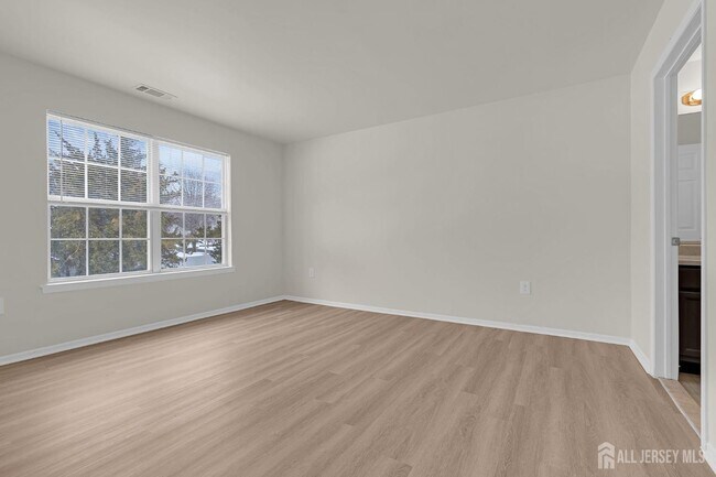 Building Photo - 12 High Pointe Way