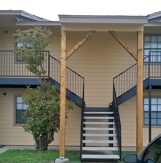 Building Photo - Briarwood