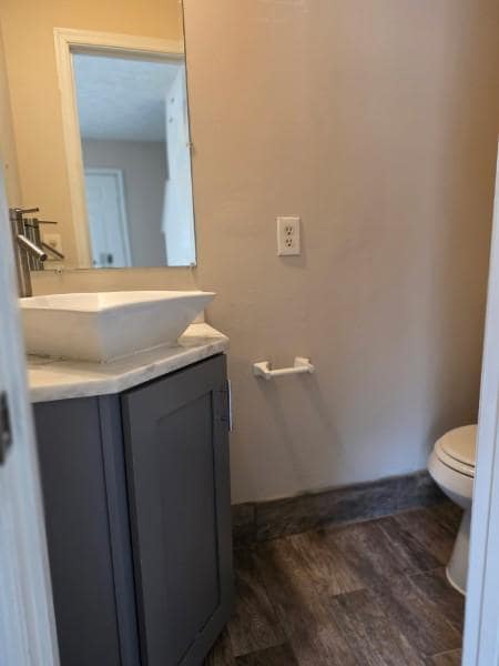 Building Photo - 7083 Oakhill Cir