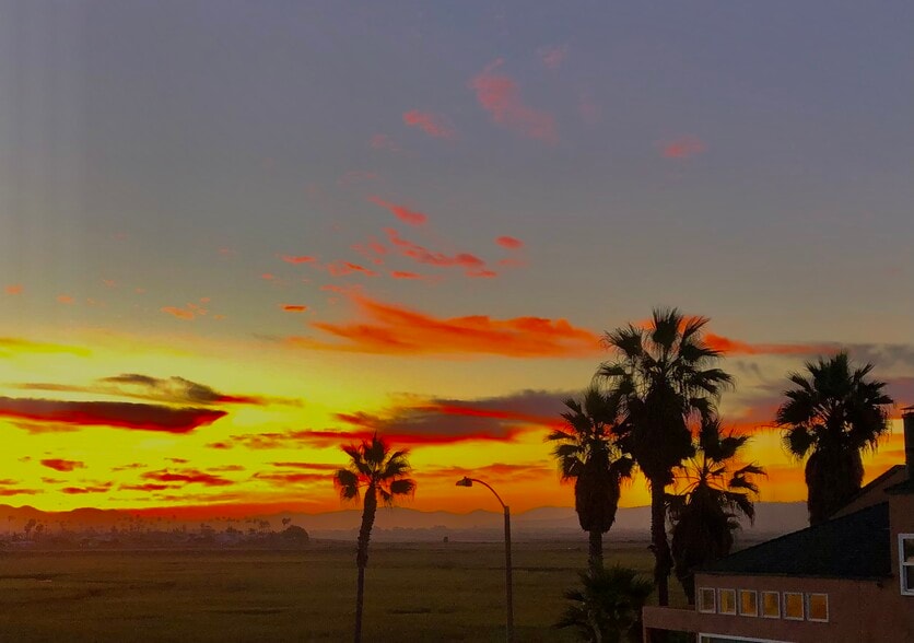 Building Photo - 1320 Seacoast Dr