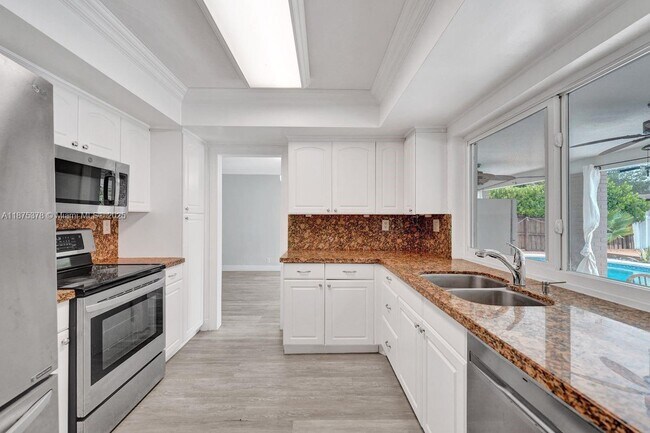 Building Photo - 5031 SW 88th Terrace