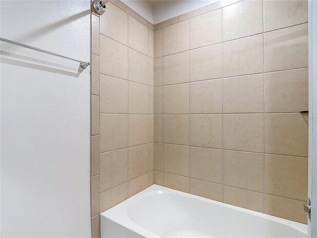 Building Photo - 2437 Varenna Loop