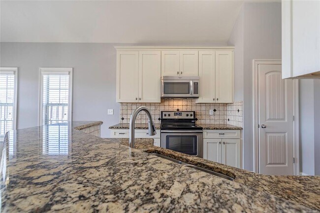 Building Photo - 8740 Pemberton Park