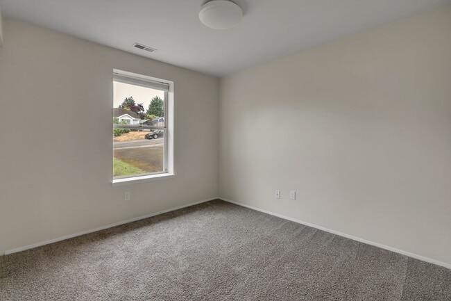 Building Photo - 3 Bedroom East Hill Home - $3,000/month
