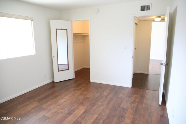 Building Photo - 8544 Independence Ave