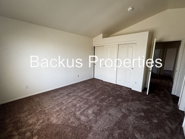 Building Photo - Wonderful two bedroom home close to Constitution shopping center