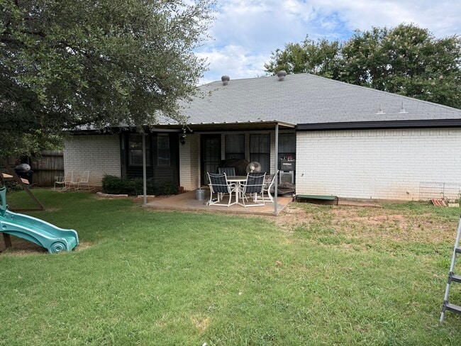 Building Photo - 1514 Hayloft Ln
