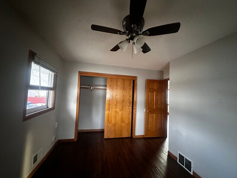 Building Photo - 4573 Main St NE