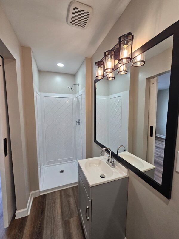 Building Photo - 4904 Sherman Oaks Dr