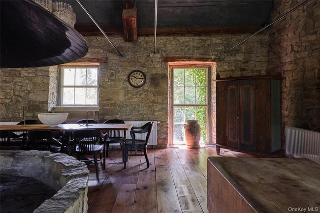 Building Photo - 1883 NY-213