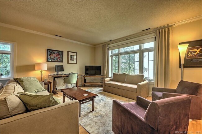 Building Photo - 500 Prospect St