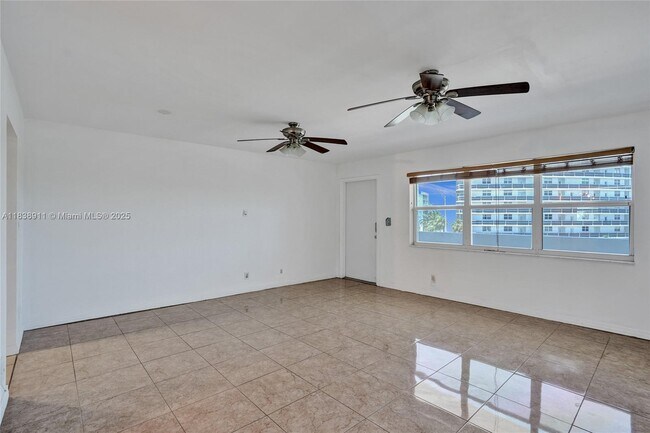 Building Photo - 2840 NE 14th Street Causeway