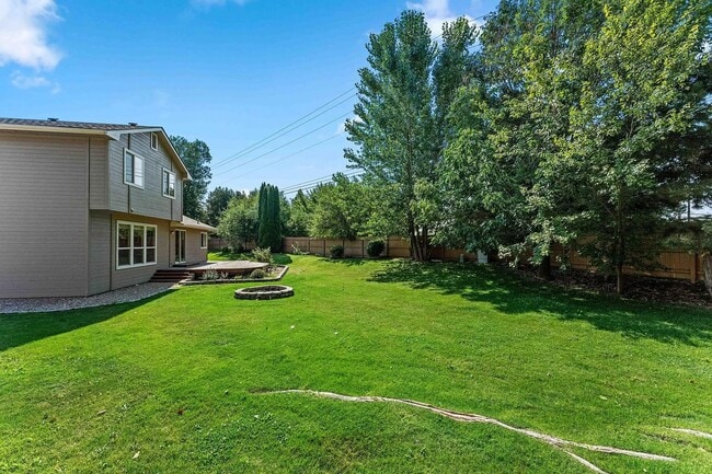 Building Photo - Charming Eagle Cul-de-Sac Retreat – 4 BR, ...