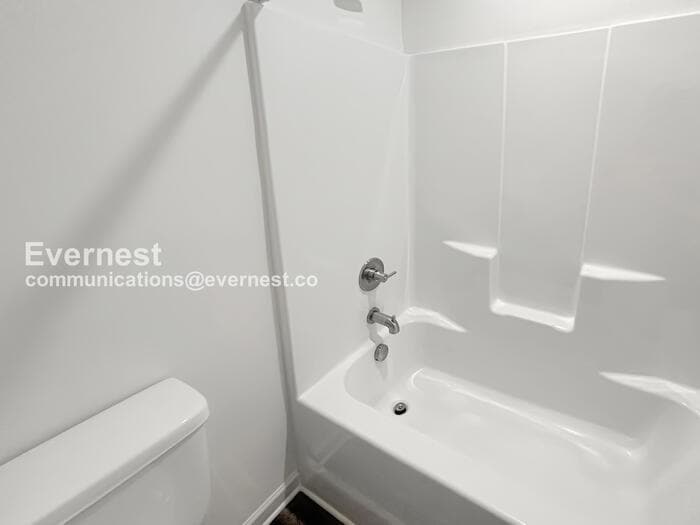 Building Photo - 5213 Rockwood Rd