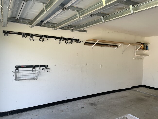 Building Photo - 6122 Stoney Brook Dr