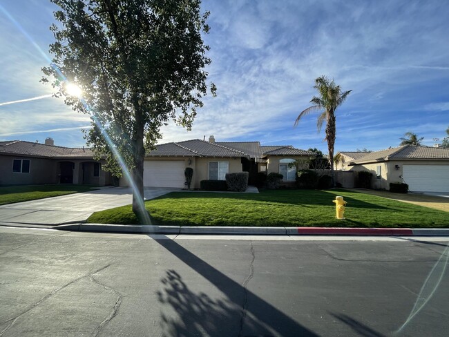 Primary Photo - 79289 Paseo Del Rey