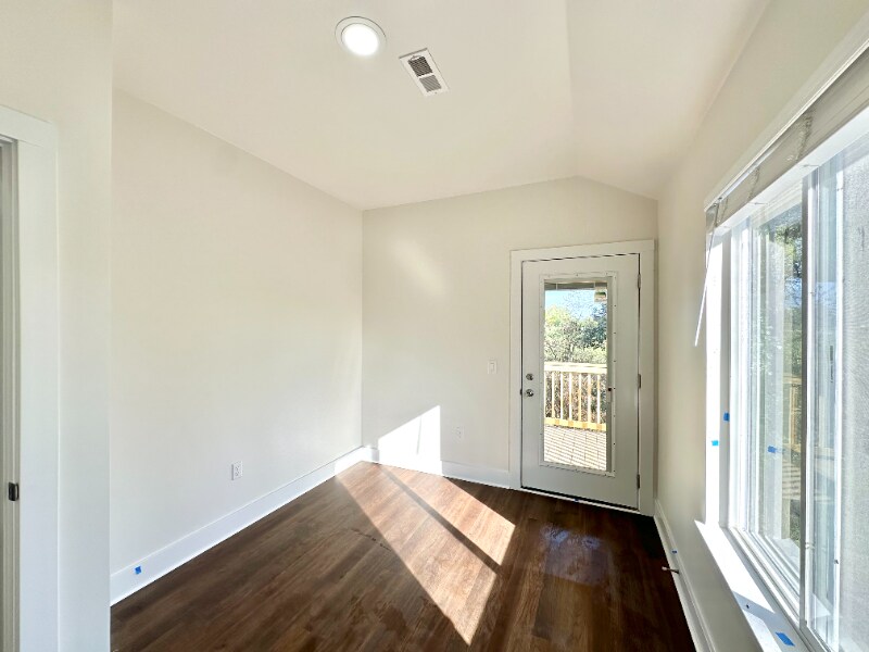 Building Photo - 1940 W Cadmus Rd