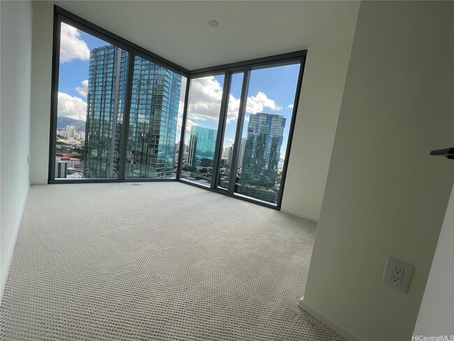Building Photo - 1000 Auahi St