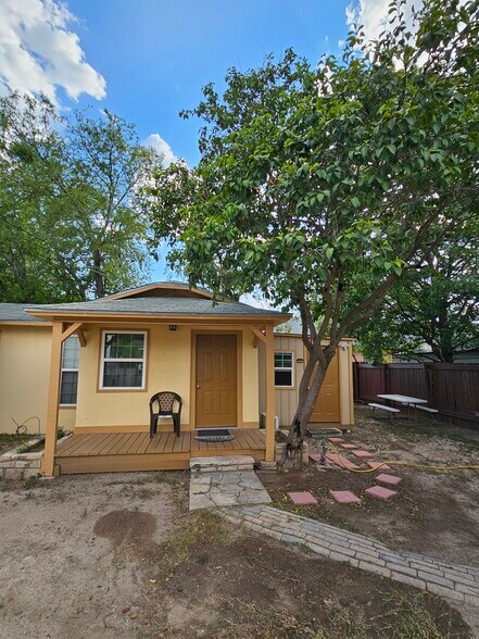 Front of house - 305 Pulliam St
