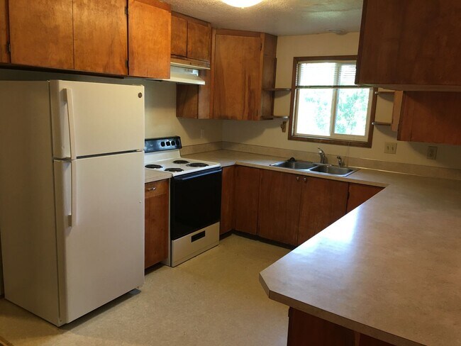 Building Photo - ch/lo06