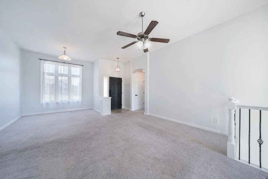 Building Photo - 14011 E Watson St