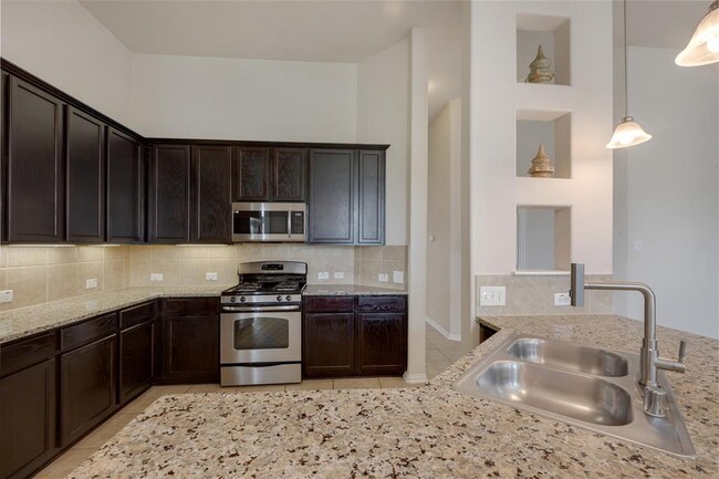 Building Photo - 2403 Snowy Egret Drive