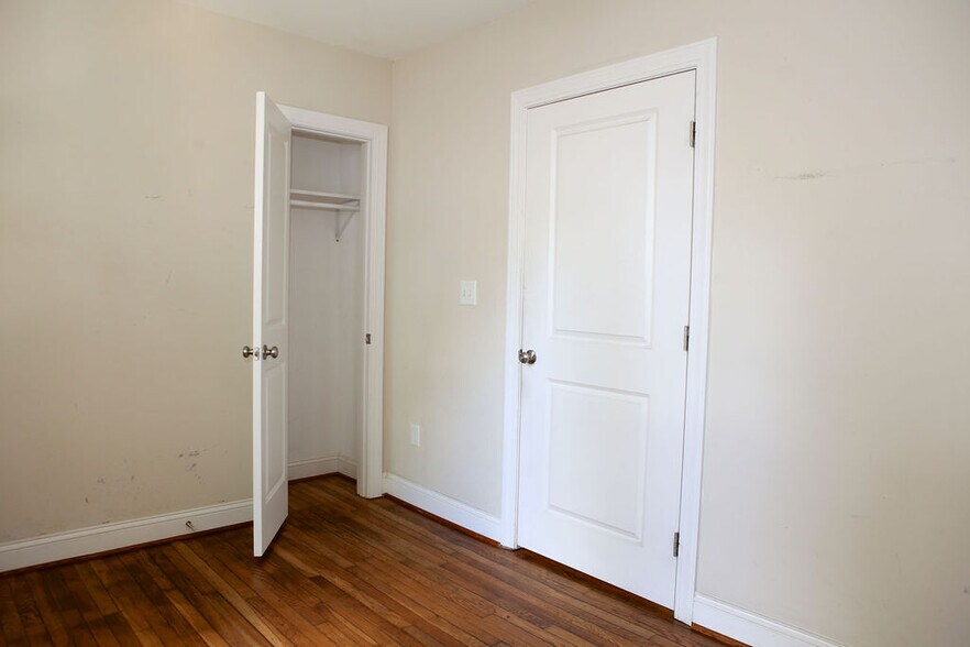 Building Photo - 1809 Walker Ave