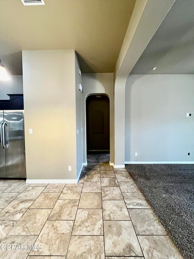 Building Photo - 3133 Clearbrook