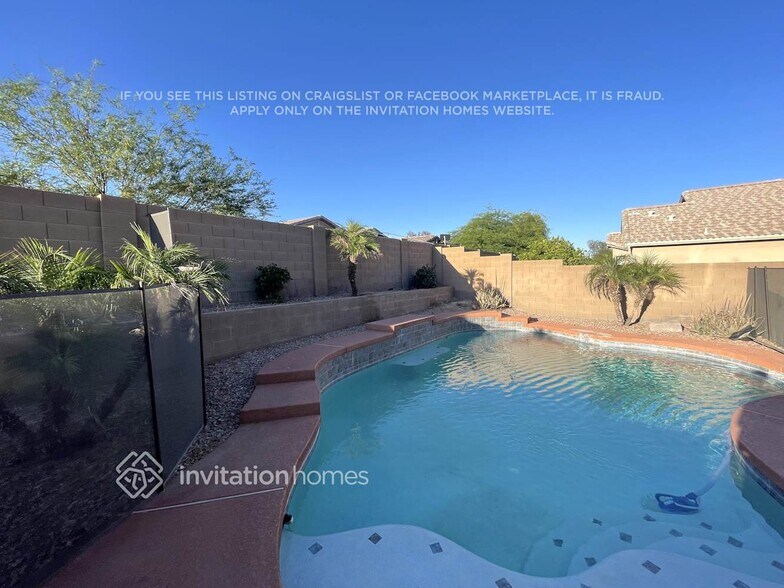 Building Photo - 24902 W Wayland Dr