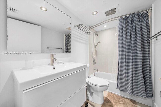 Building Photo - 201 Crandon Blvd