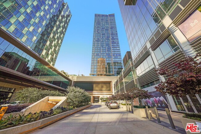 Building Photo - 889 Francisco St