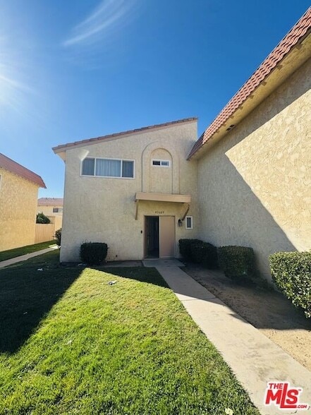 Building Photo - 43609 Stanridge Ave