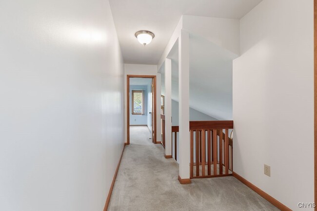 Building Photo - 3293 Greenleafe Dr