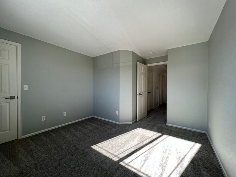 Building Photo - 1358 Banner Cir