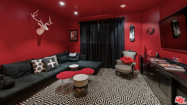 Building Photo - 131 Mast Mall