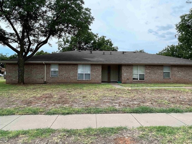 Primary Photo - 2200 Fillmore St