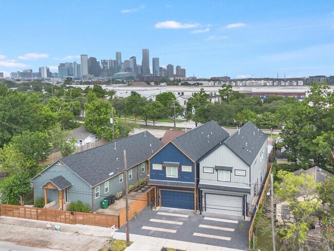 Building Photo - 603 N Milby St
