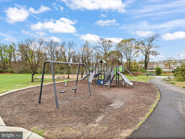 Building Photo - 10755 Fairgrounds Dr